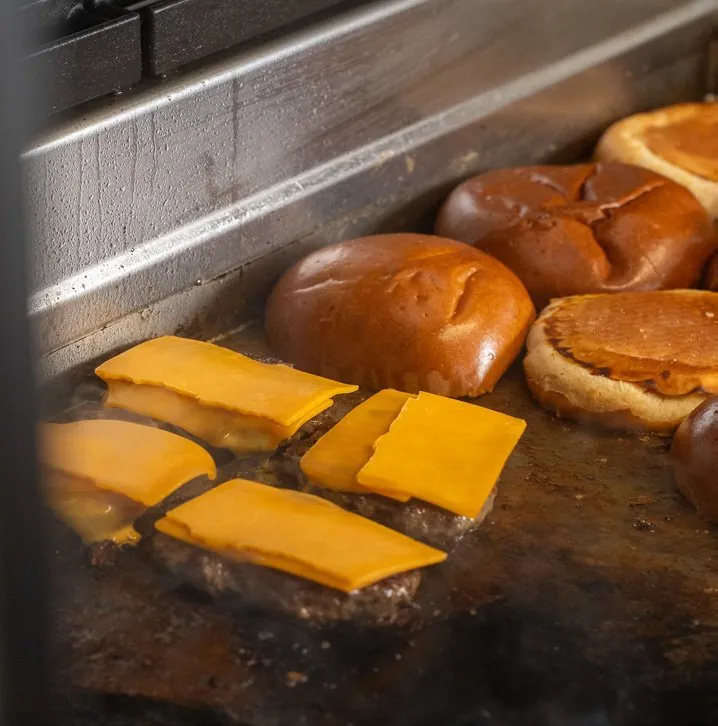 Burger frisch vom Grill