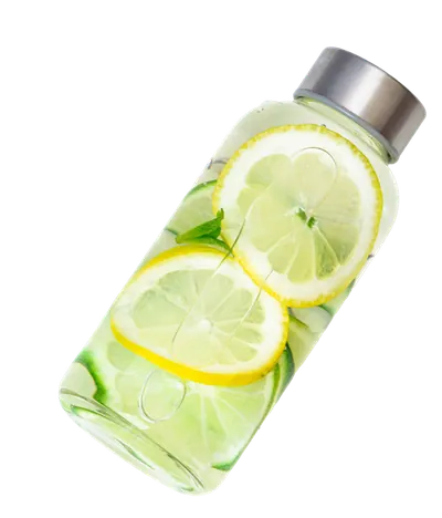 Detox-Wasser mit Zitrone und Limette