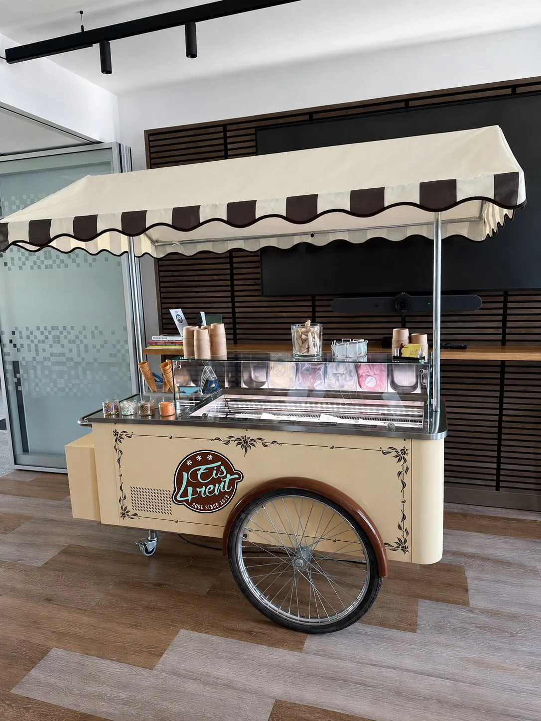 Eis4rent Maxi Carrettino Eiswagen mit Logo